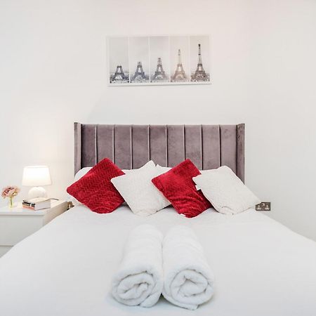 Deluxe Condo Beside 02 Arena And Central London Exterior photo
