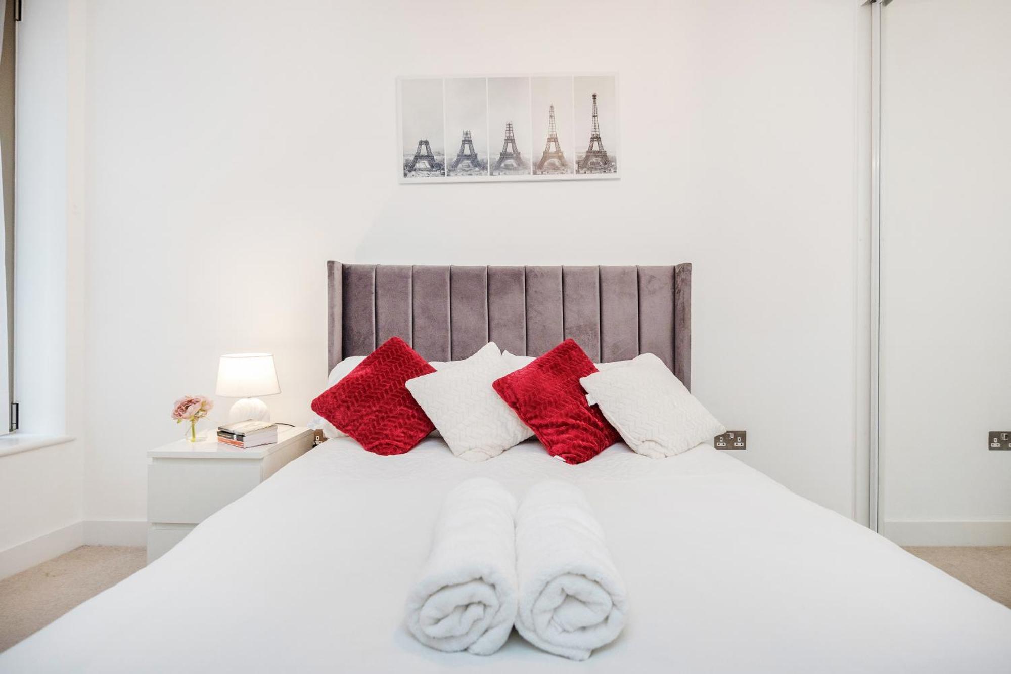 Deluxe Condo Beside 02 Arena And Central London Exterior photo